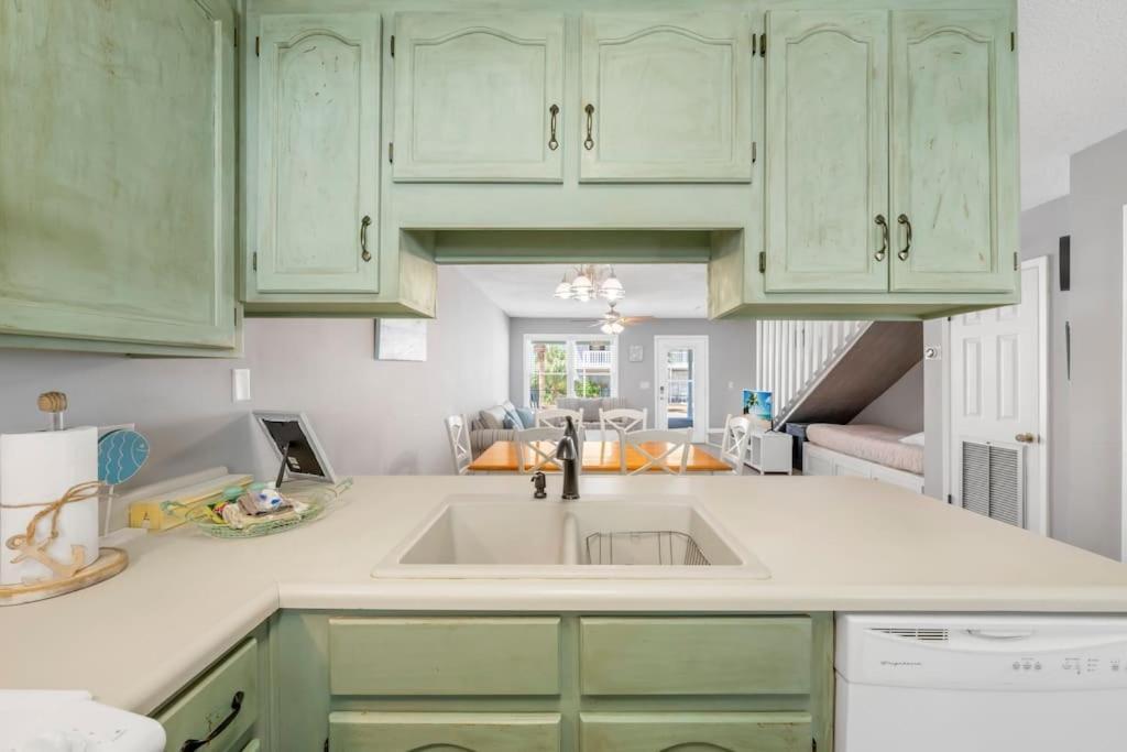 New! Steps To White Sand Beaches! Pool & Grill! 2Br 2Ba パナマシティービーチ エクステリア 写真